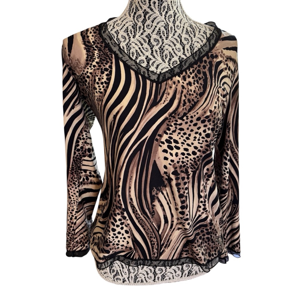 Papillon Blanc Animal Print V-Neck Women's Top